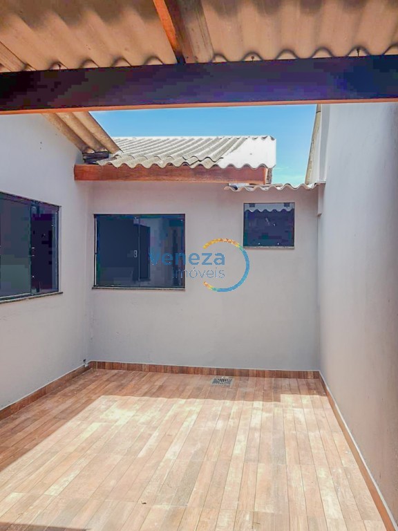 Casa Residencial à venda no bairro Barbeta de Londrina com 100m<sup>2</sup> útil, 3 quartos, 1 vaga de garagem