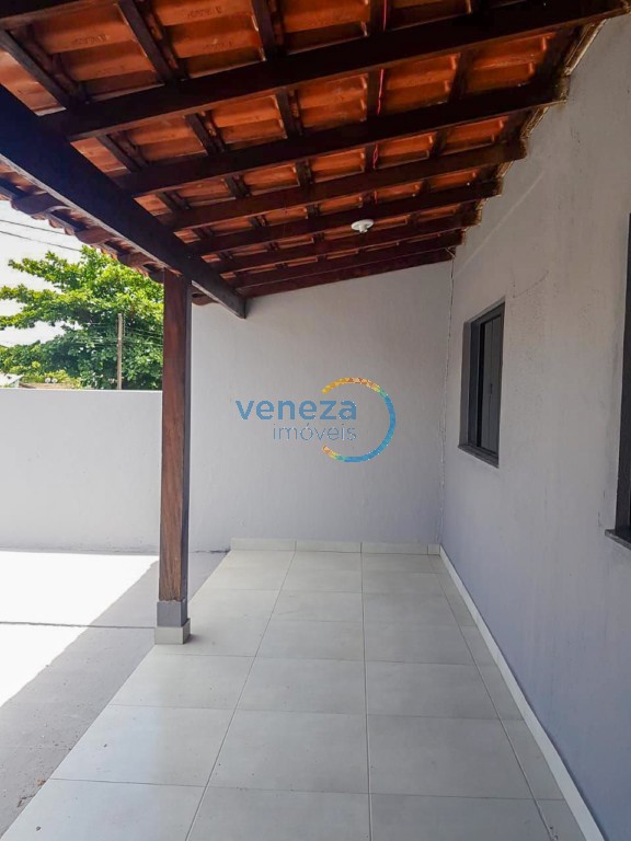 Casa Residencial à venda no bairro Barbeta de Londrina com 100m<sup>2</sup> útil, 3 quartos, 1 vaga de garagem