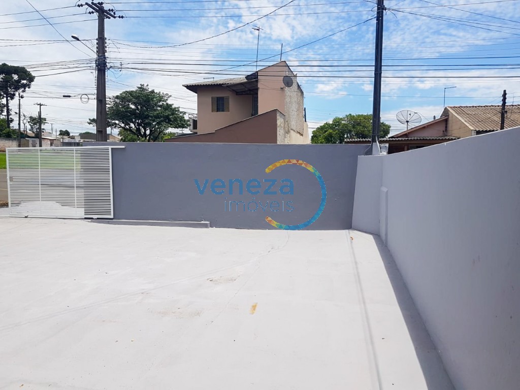 Casa Residencial à venda no bairro Barbeta de Londrina com 100m<sup>2</sup> útil, 3 quartos, 1 vaga de garagem