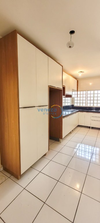 Casa Residencial à venda no bairro Vila Romana de Ibipora com 55m<sup>2</sup> útil, 2 quartos, 1 vaga de garagem