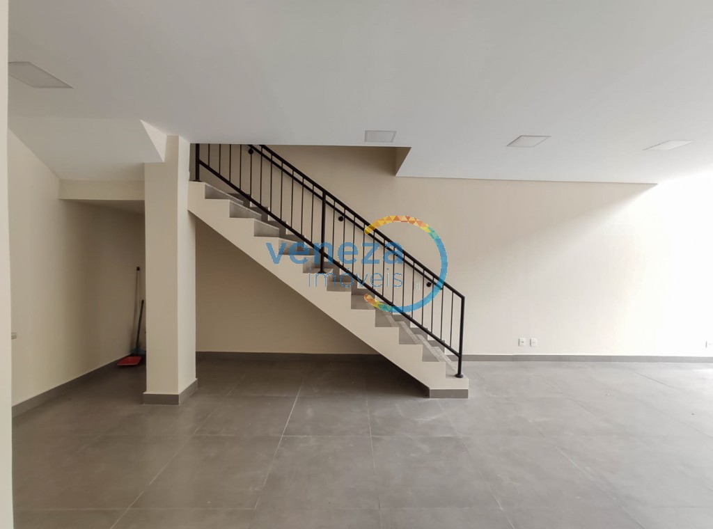 Salão-loja para locação no bairro Centro de Rolandia com 97m<sup>2</sup> útil, 1 vaga de garagem