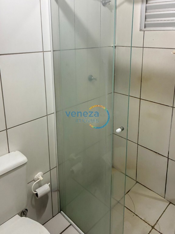 Apartamento à venda no bairro Sao Vicente de Londrina com 45m<sup>2</sup> útil, 2 quartos, 1 vaga de garagem