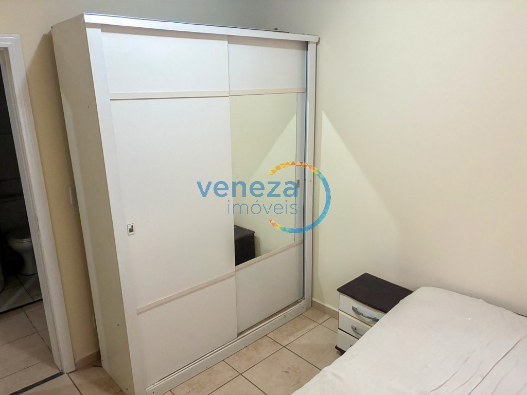 Apartamento à venda no bairro Sao Vicente de Londrina com 45m<sup>2</sup> útil, 2 quartos, 1 vaga de garagem