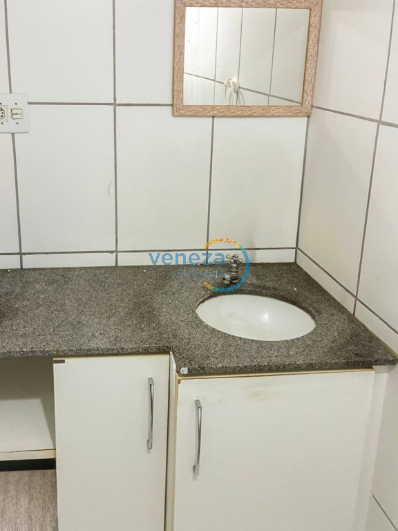 Apartamento à venda no bairro Sao Vicente de Londrina com 45m<sup>2</sup> útil, 2 quartos, 1 vaga de garagem