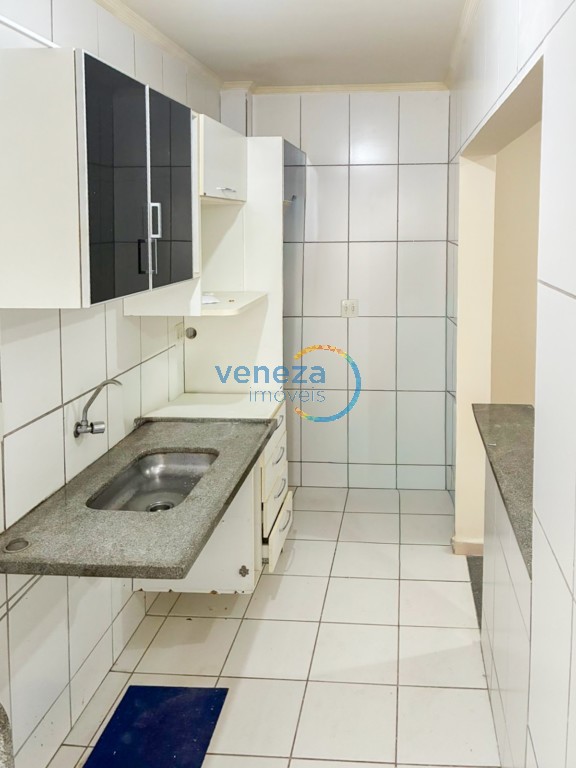 Apartamento à venda no bairro Sao Vicente de Londrina com 45m<sup>2</sup> útil, 2 quartos, 1 vaga de garagem