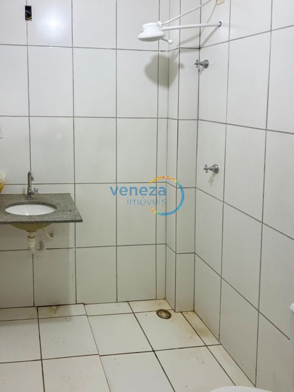 Apartamento à venda no bairro Sao Vicente de Londrina com 45m<sup>2</sup> útil, 2 quartos, 1 vaga de garagem