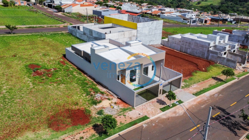 Casa Residencial à venda no bairro Maria Luiza de Londrina com 77m<sup>2</sup> útil, 2 quartos, 1 vaga de garagem