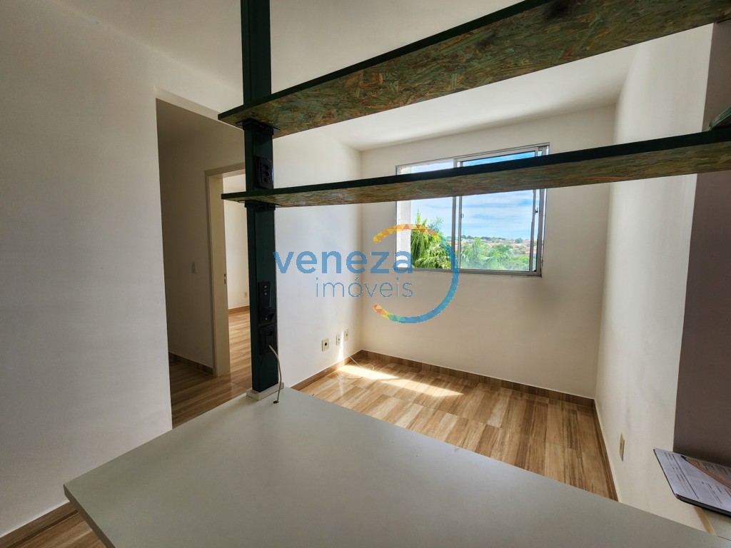 Apartamento para venda no Nacoes Unidas em Londrina com 74,01m² por R$ 220.000,00