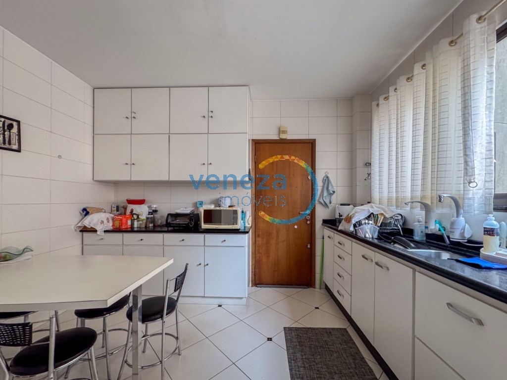 Apartamento à venda no bairro Centro de Londrina com 115m<sup>2</sup> útil, 3 quartos, 1 vaga de garagem