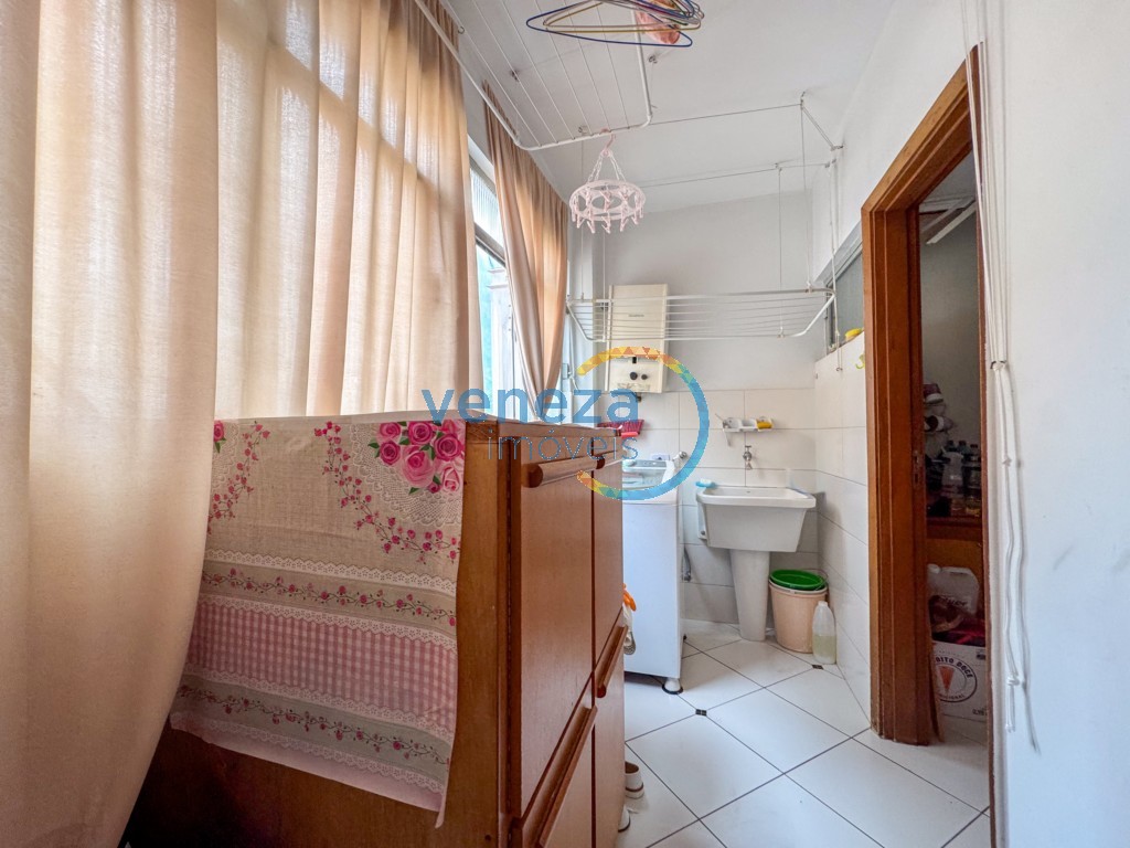 Apartamento à venda no bairro Centro de Londrina com 115m<sup>2</sup> útil, 3 quartos, 1 vaga de garagem