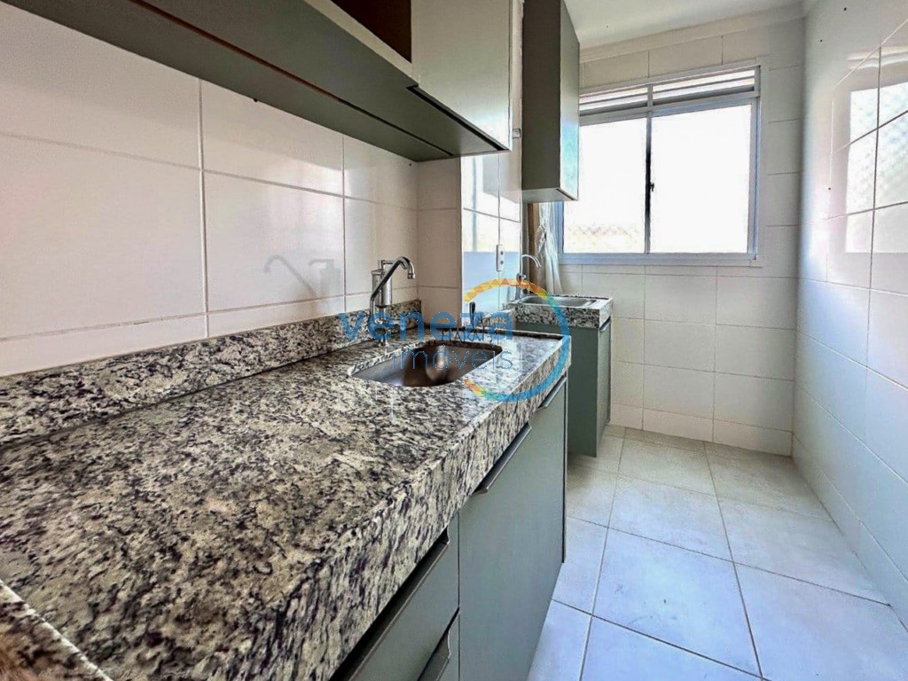 Apartamento para locação no bairro Cidade Industrial II de Londrina com 46m<sup>2</sup> útil, 2 quartos, 1 vaga de garagem