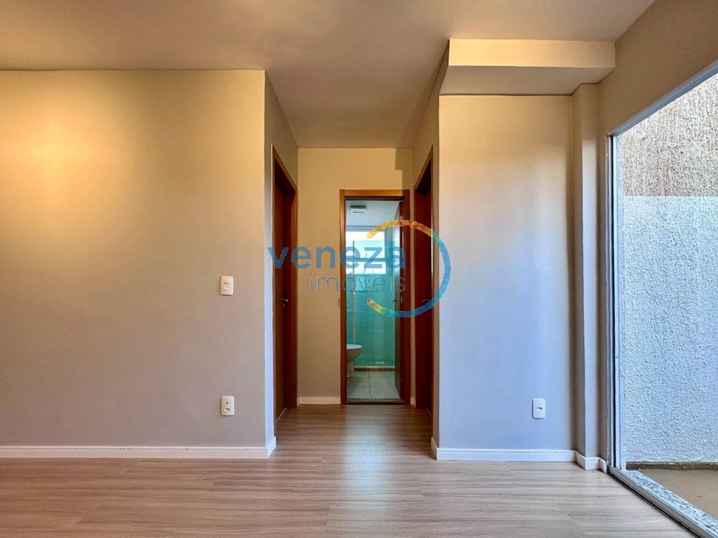 Apartamento à venda no bairro Cidade Industrial II de Londrina com 46m<sup>2</sup> útil, 2 quartos, 1 vaga de garagem