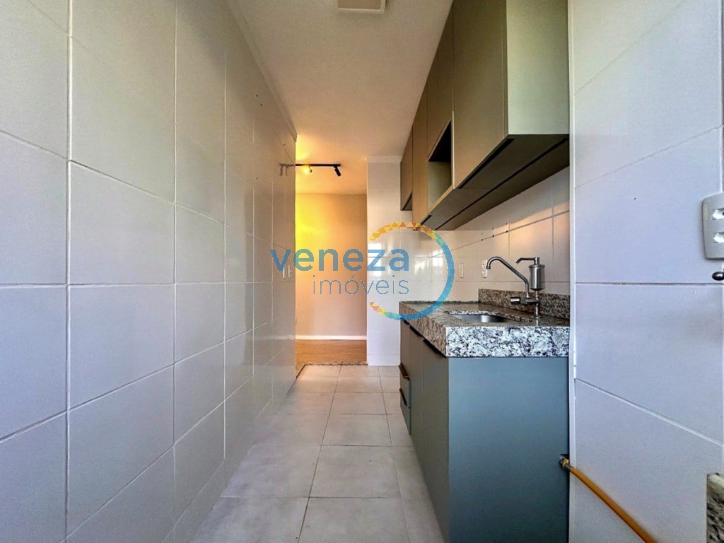 Apartamento à venda no bairro Cidade Industrial II de Londrina com 46m<sup>2</sup> útil, 2 quartos, 1 vaga de garagem