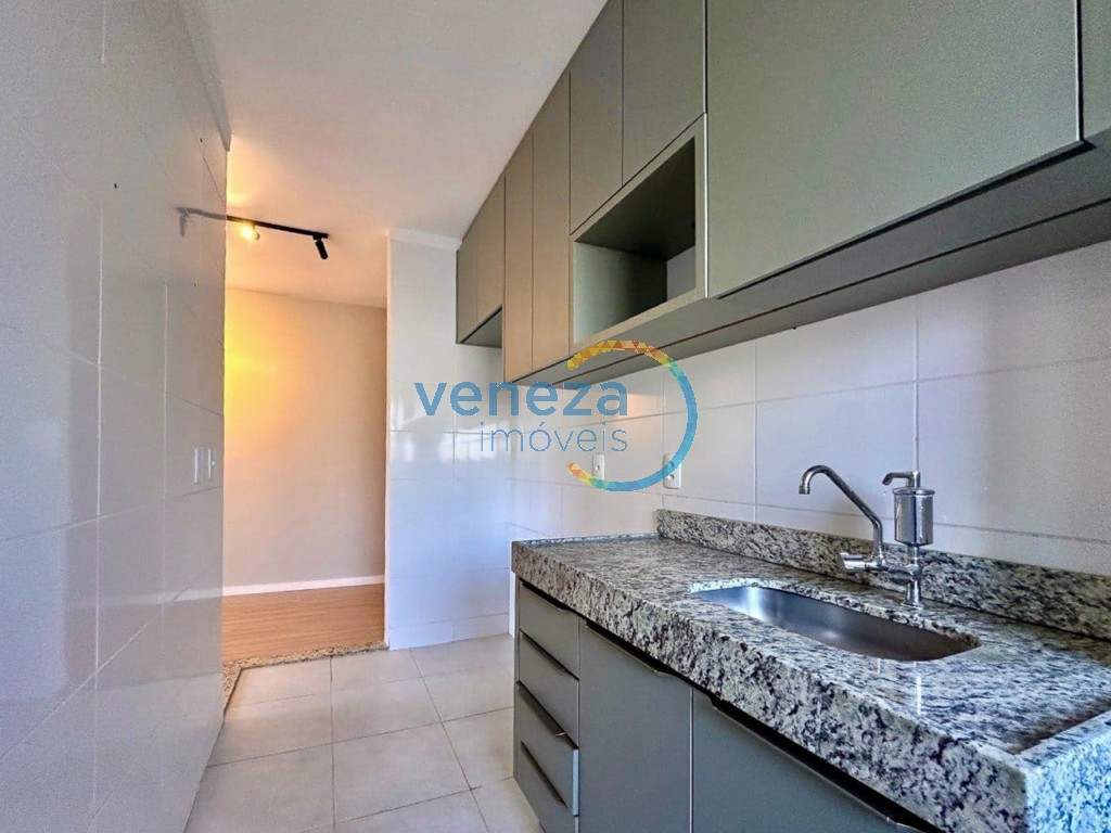 Apartamento à venda no bairro Cidade Industrial II de Londrina com 46m<sup>2</sup> útil, 2 quartos, 1 vaga de garagem