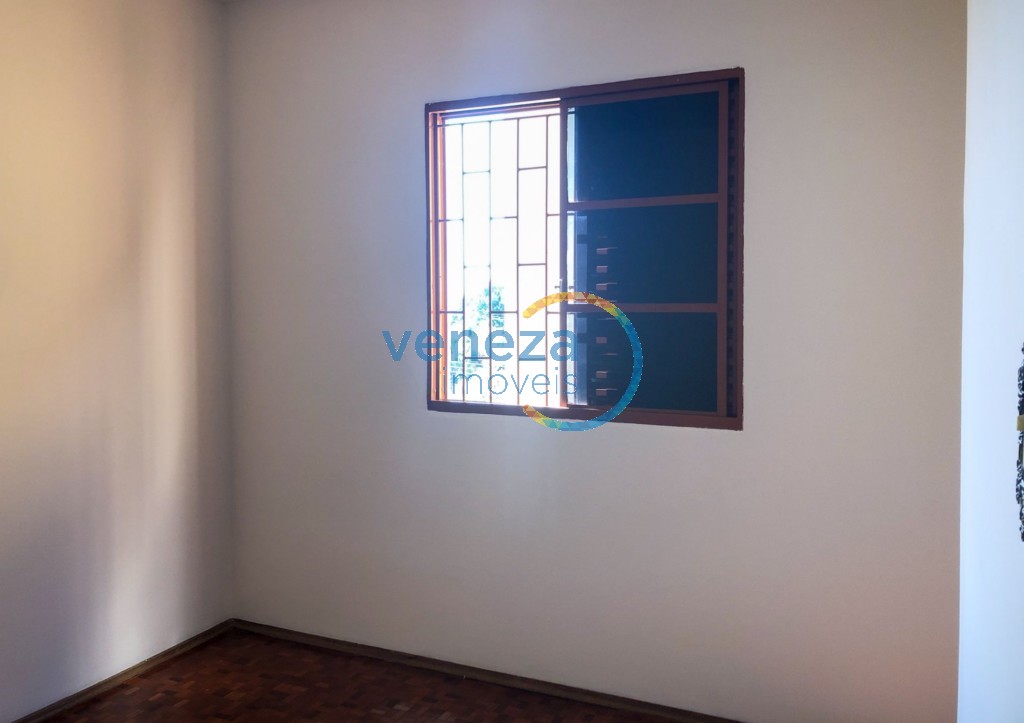 Apartamento à venda no bairro Agari de Londrina com 42m<sup>2</sup> útil, 2 quartos, 1 vaga de garagem