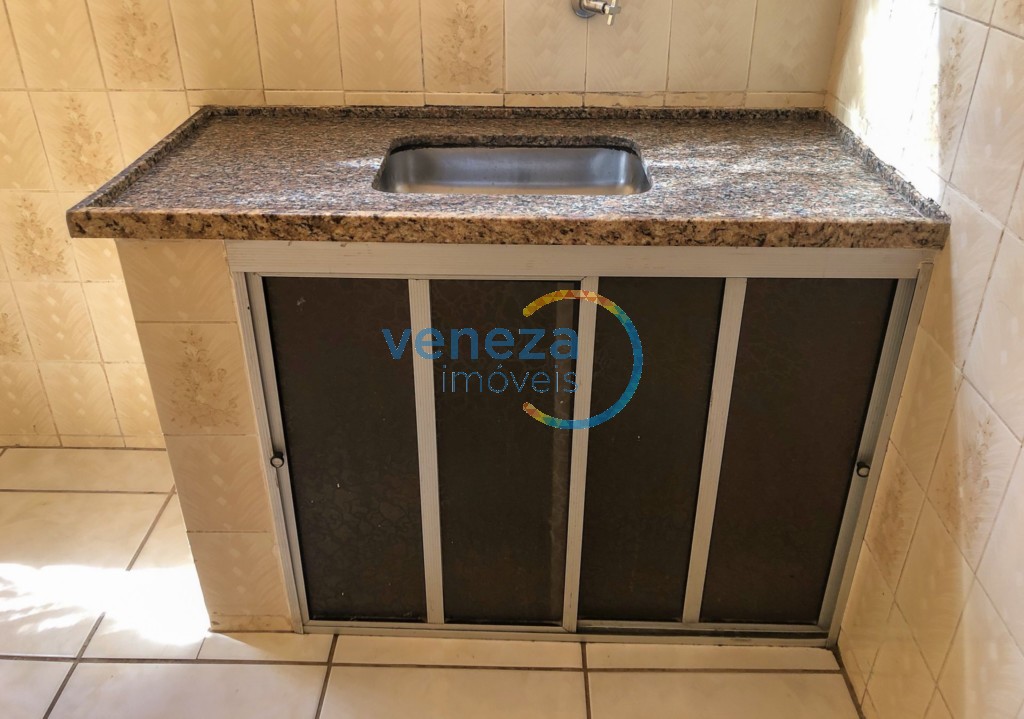 Apartamento à venda no bairro Agari de Londrina com 42m<sup>2</sup> útil, 2 quartos, 1 vaga de garagem