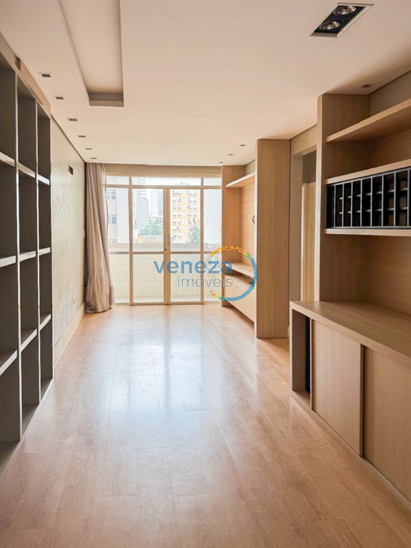Apartamento à venda no bairro Centro de Londrina com 74.1m<sup>2</sup> útil, 3 quartos, 1 vaga de garagem