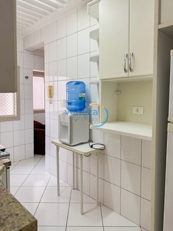 Apartamento à venda no bairro Centro de Londrina com 74.1m<sup>2</sup> útil, 3 quartos, 1 vaga de garagem