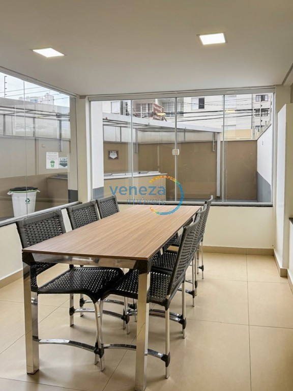 Apartamento à venda no bairro Centro de Londrina com 74.1m<sup>2</sup> útil, 3 quartos, 1 vaga de garagem