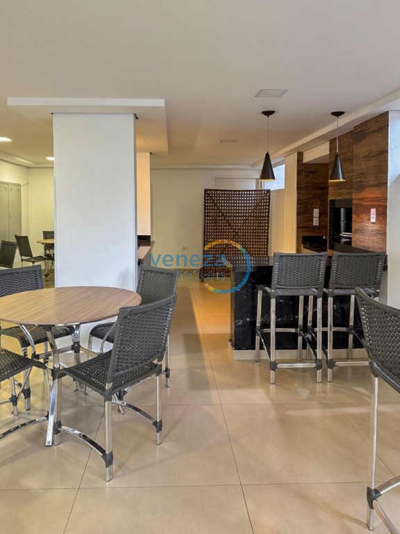 Apartamento à venda no bairro Centro de Londrina com 74.1m<sup>2</sup> útil, 3 quartos, 1 vaga de garagem