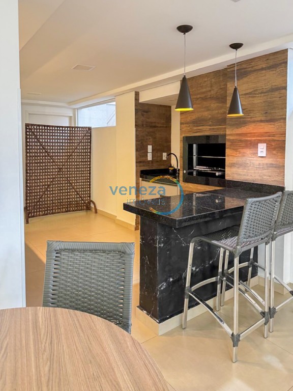 Apartamento à venda no bairro Centro de Londrina com 74.1m<sup>2</sup> útil, 3 quartos, 1 vaga de garagem