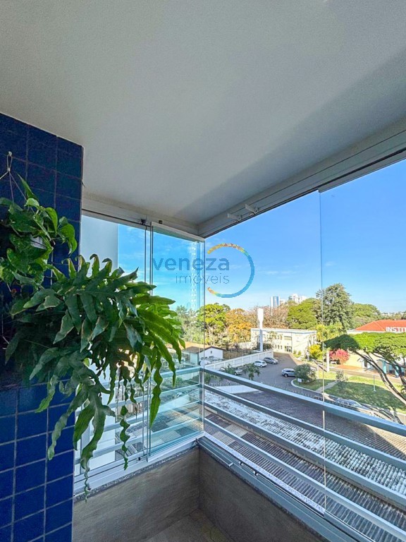 Apartamento à venda no bairro Gleba Palhano de Londrina com 113m<sup>2</sup> útil, 3 quartos, 2 vagas de garagem