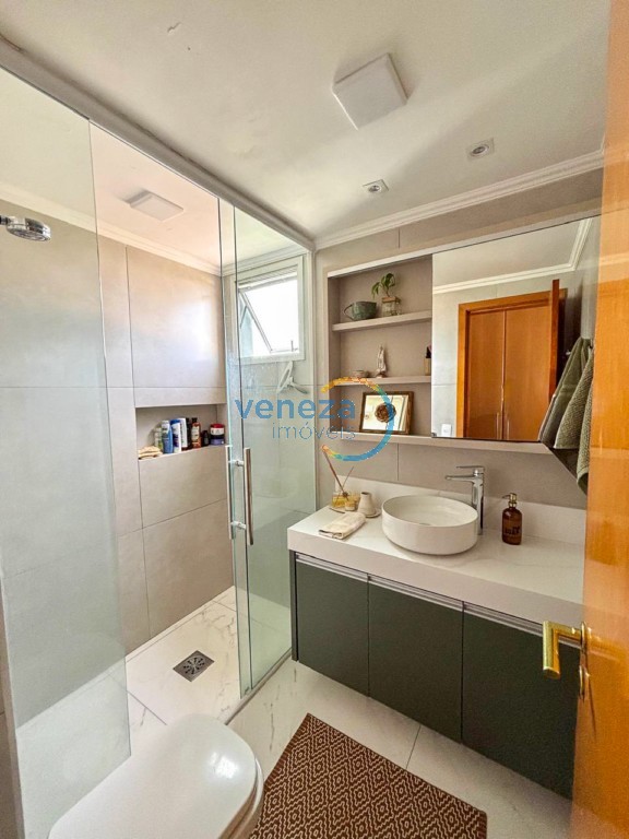 Apartamento à venda no bairro Gleba Palhano de Londrina com 113m<sup>2</sup> útil, 3 quartos, 2 vagas de garagem