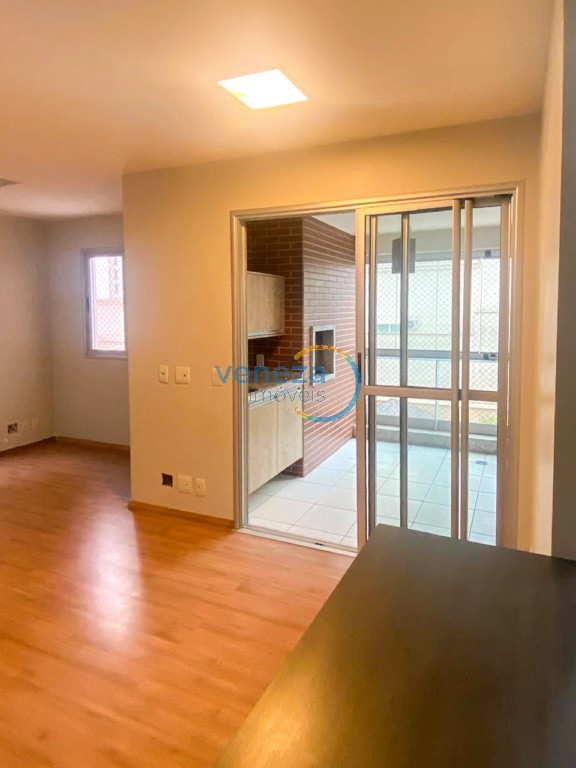 Apartamento à venda no bairro Gleba Fazenda Palhano de Londrina com 73m<sup>2</sup> útil, 2 quartos, 1 vaga de garagem
