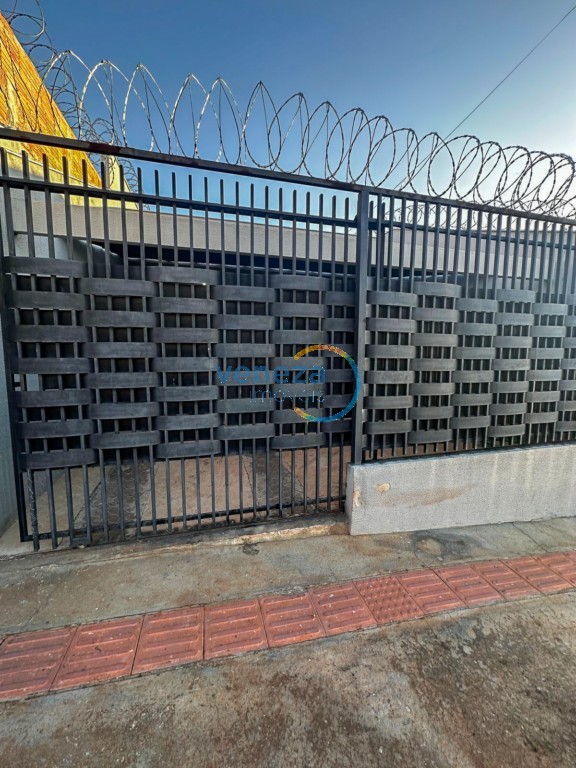 Casa Residencial à venda no bairro Verona de Londrina com 78.37m<sup>2</sup> útil, 2 quartos, 1 vaga de garagem