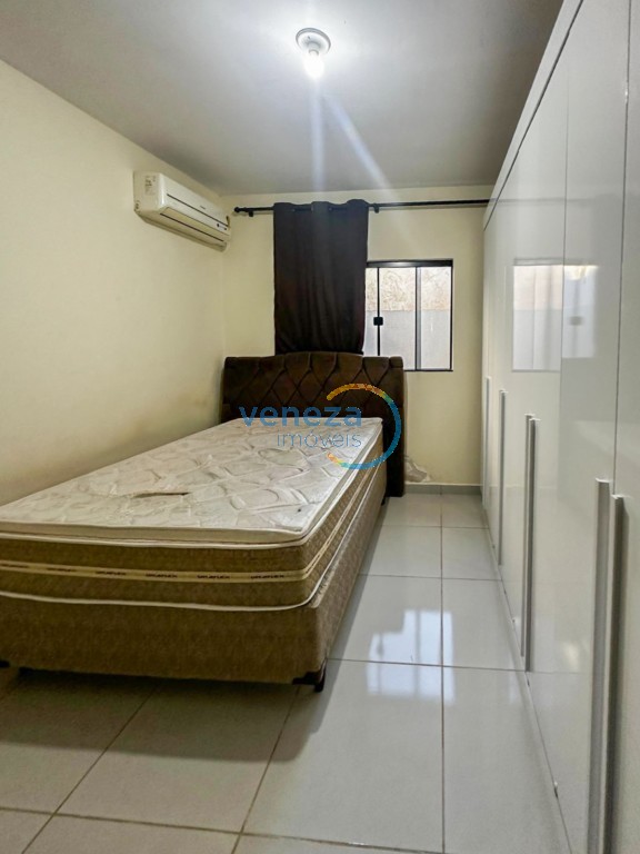 Casa Residencial à venda no bairro Verona de Londrina com 78.37m<sup>2</sup> útil, 2 quartos, 1 vaga de garagem