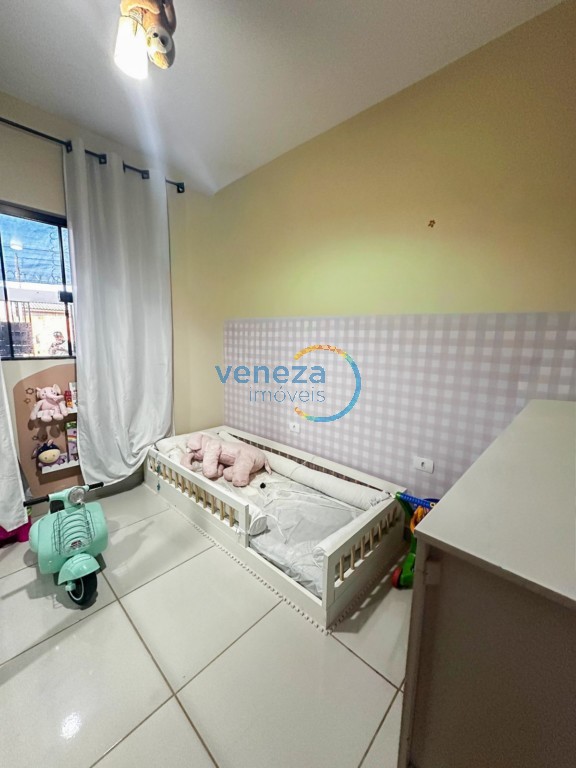 Casa Residencial à venda no bairro Verona de Londrina com 78.37m<sup>2</sup> útil, 2 quartos, 1 vaga de garagem