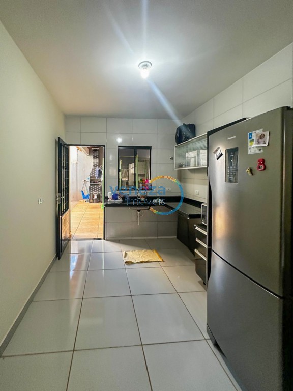 Casa Residencial à venda no bairro Verona de Londrina com 78.37m<sup>2</sup> útil, 2 quartos, 1 vaga de garagem
