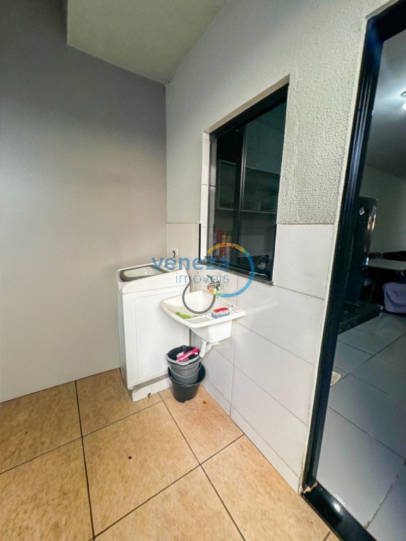 Casa Residencial à venda no bairro Verona de Londrina com 78.37m<sup>2</sup> útil, 2 quartos, 1 vaga de garagem