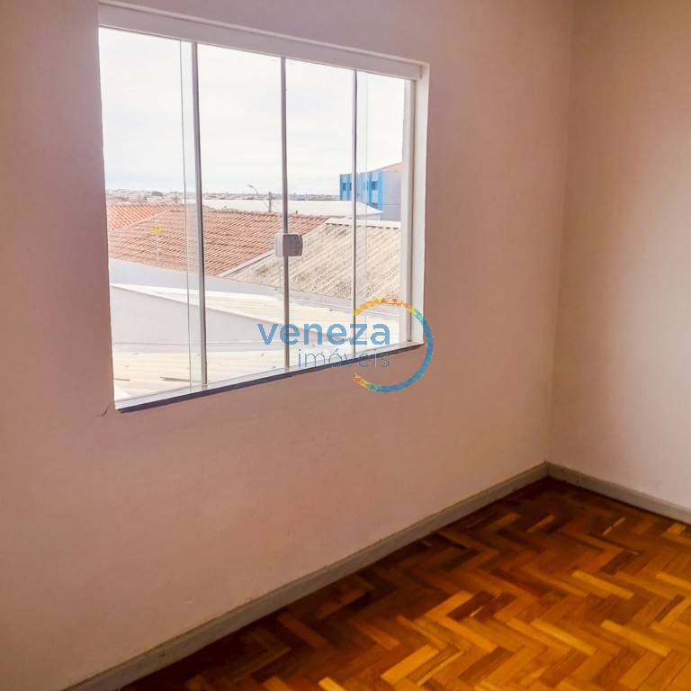 Casa Residencial à venda no bairro Sol de Londrina com 120m<sup>2</sup> útil, 6 quartos, 5 vagas de garagem