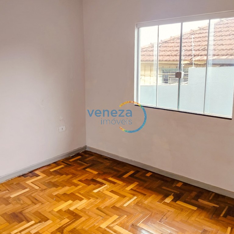 Casa Residencial à venda no bairro Sol de Londrina com 120m<sup>2</sup> útil, 6 quartos, 5 vagas de garagem