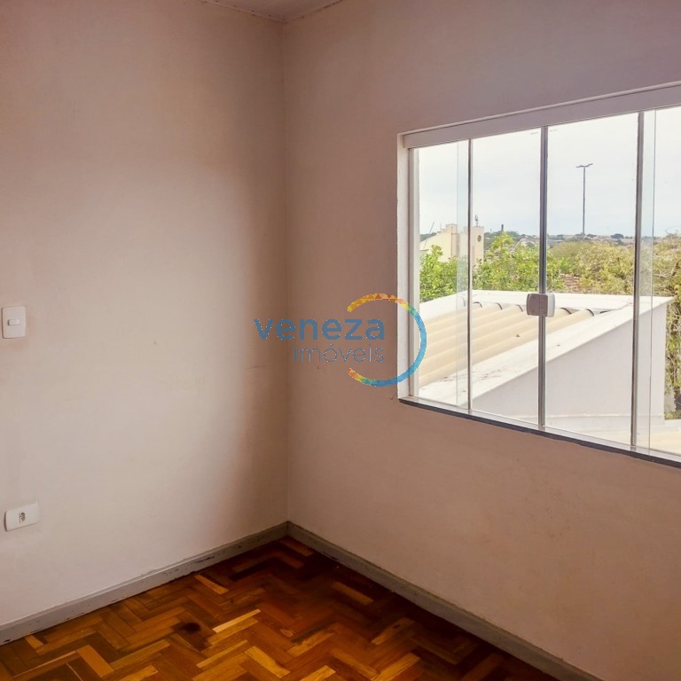 Casa Residencial à venda no bairro Sol de Londrina com 120m<sup>2</sup> útil, 6 quartos, 5 vagas de garagem