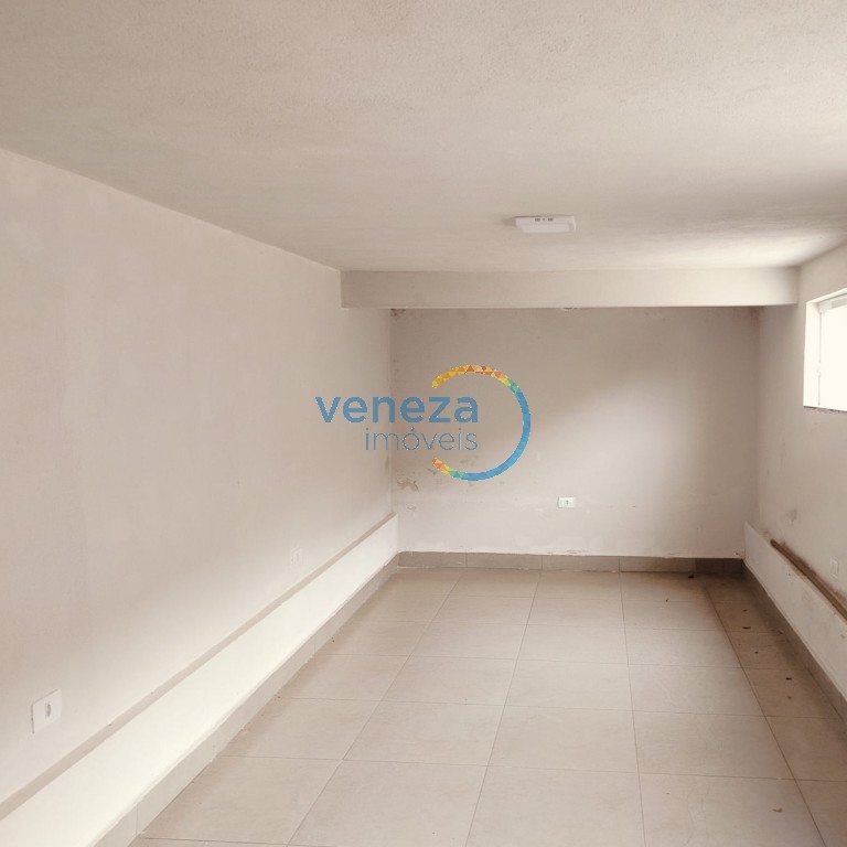 Casa Residencial à venda no bairro Sol de Londrina com 120m<sup>2</sup> útil, 6 quartos, 5 vagas de garagem