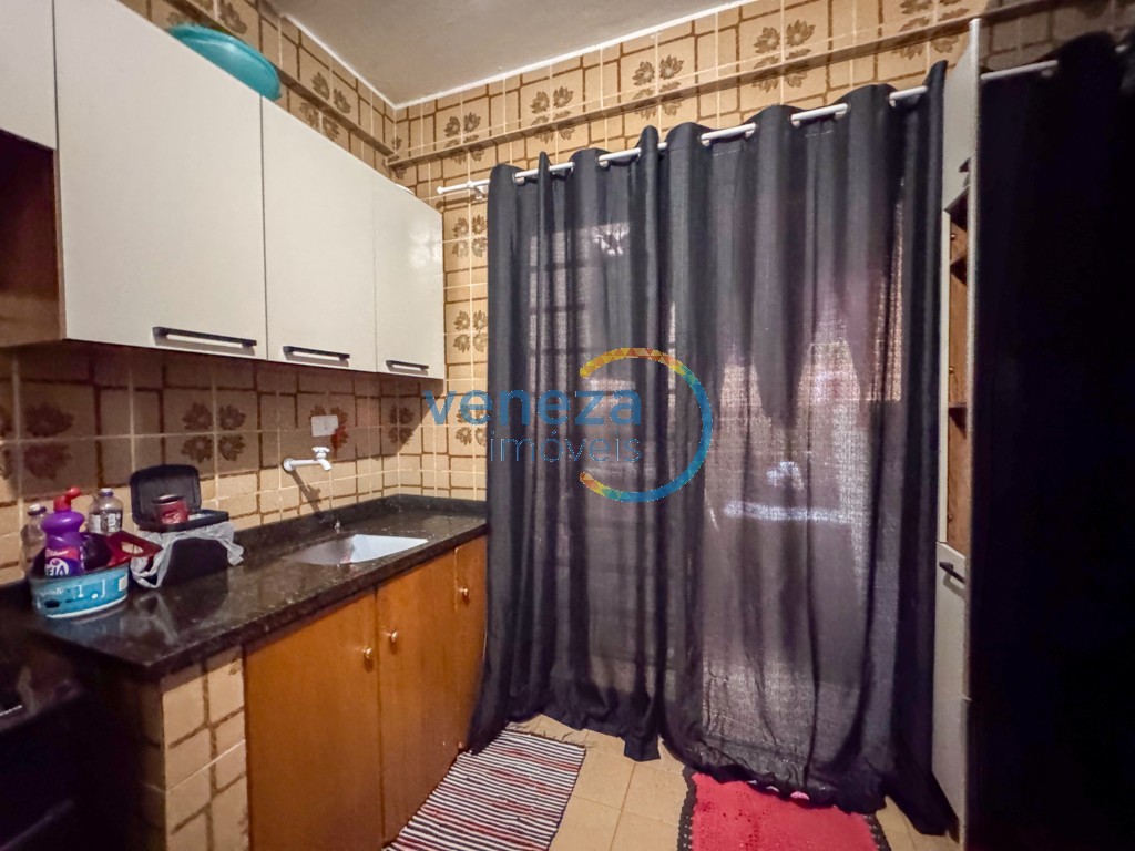 Apartamento à venda no bairro Centro de Londrina com 50.24m<sup>2</sup> útil, 2 quartos