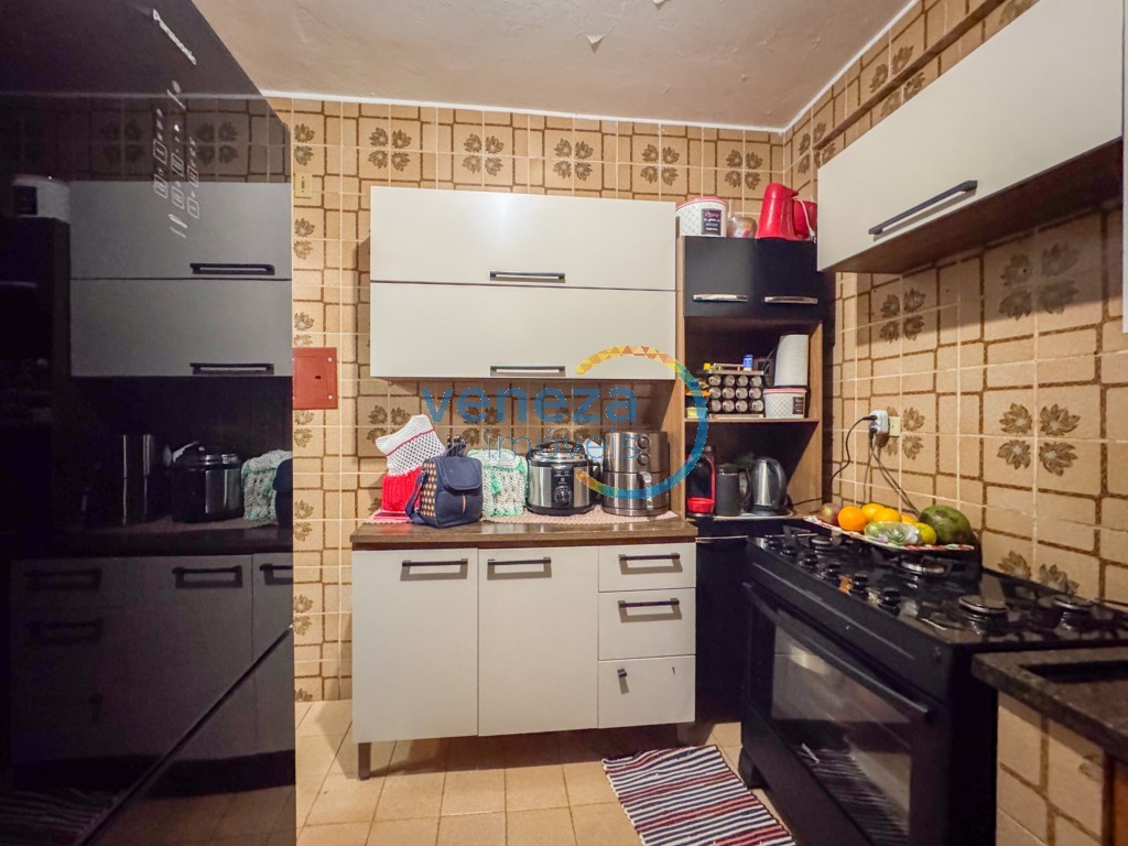 Apartamento à venda no bairro Centro de Londrina com 50.24m<sup>2</sup> útil, 2 quartos