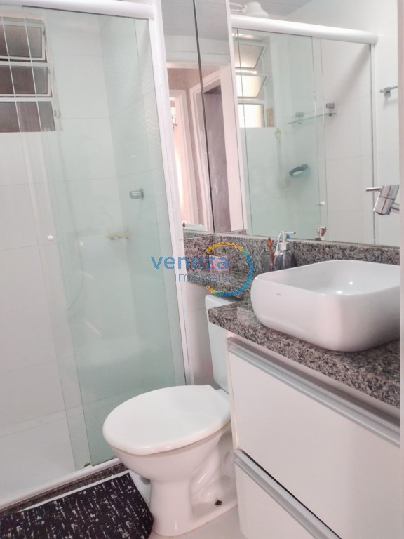 Apartamento à venda no bairro Ouro Verde de Londrina com 45m<sup>2</sup> útil, 2 quartos, 1 vaga de garagem