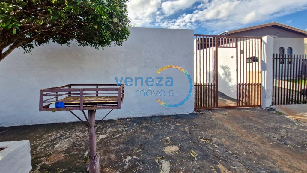 Casa Residencial à venda no bairro Santa Rita de Londrina com 100m<sup>2</sup> útil, 3 quartos, 1 vaga de garagem