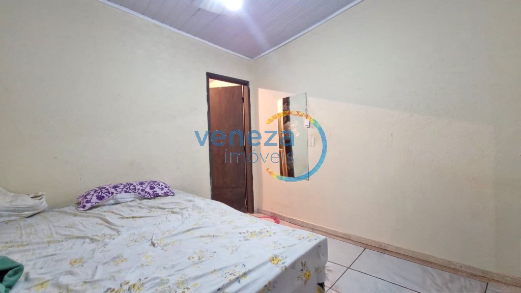 Casa Residencial à venda no bairro Santa Rita de Londrina com 100m<sup>2</sup> útil, 3 quartos, 1 vaga de garagem