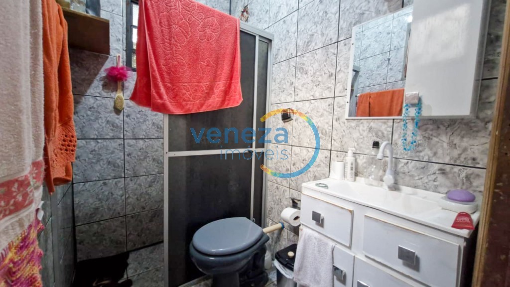 Casa Residencial à venda no bairro Santa Rita de Londrina com 100m<sup>2</sup> útil, 3 quartos, 1 vaga de garagem