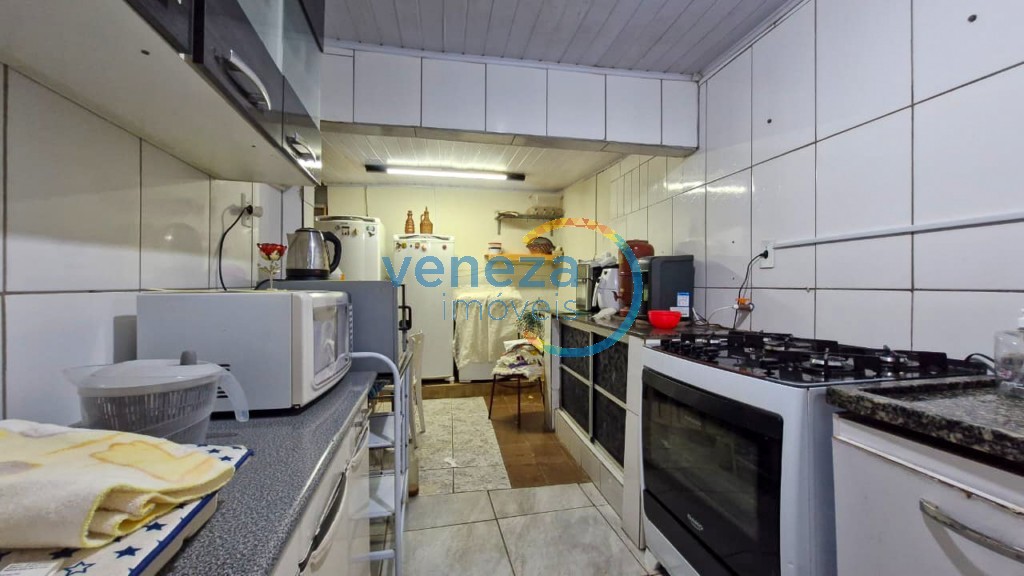 Casa Residencial à venda no bairro Santa Rita de Londrina com 100m<sup>2</sup> útil, 3 quartos, 1 vaga de garagem