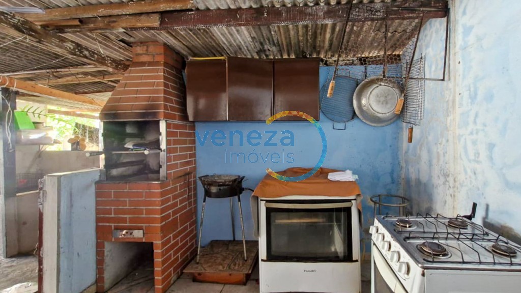 Casa Residencial à venda no bairro Santa Rita de Londrina com 100m<sup>2</sup> útil, 3 quartos, 1 vaga de garagem