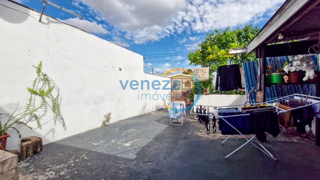 Casa Residencial à venda no bairro Santa Rita de Londrina com 100m<sup>2</sup> útil, 3 quartos, 1 vaga de garagem