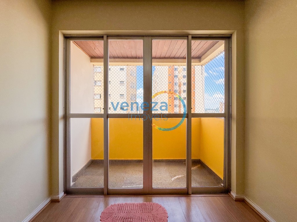 Apartamento à venda no bairro Centro de Londrina com 81.06m<sup>2</sup> útil, 3 quartos, 1 vaga de garagem