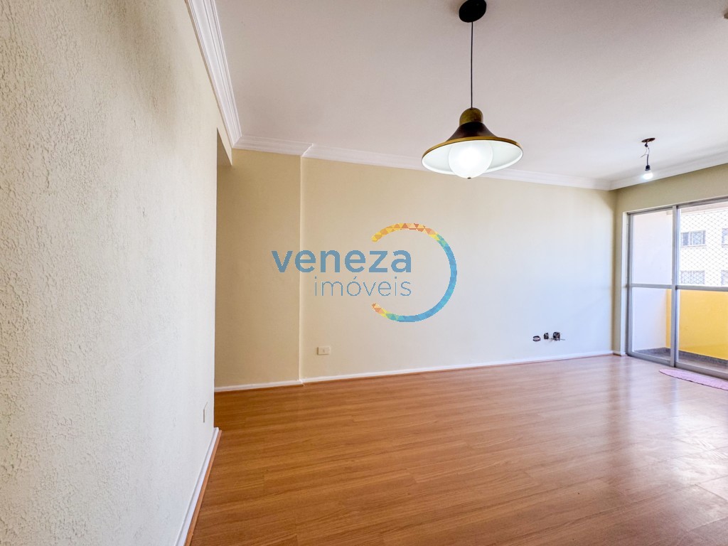 Apartamento à venda no bairro Centro de Londrina com 81.06m<sup>2</sup> útil, 3 quartos, 1 vaga de garagem