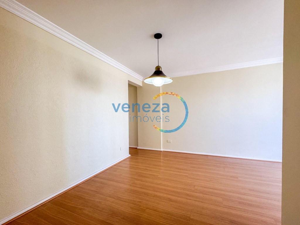 Apartamento à venda no bairro Centro de Londrina com 81.06m<sup>2</sup> útil, 3 quartos, 1 vaga de garagem
