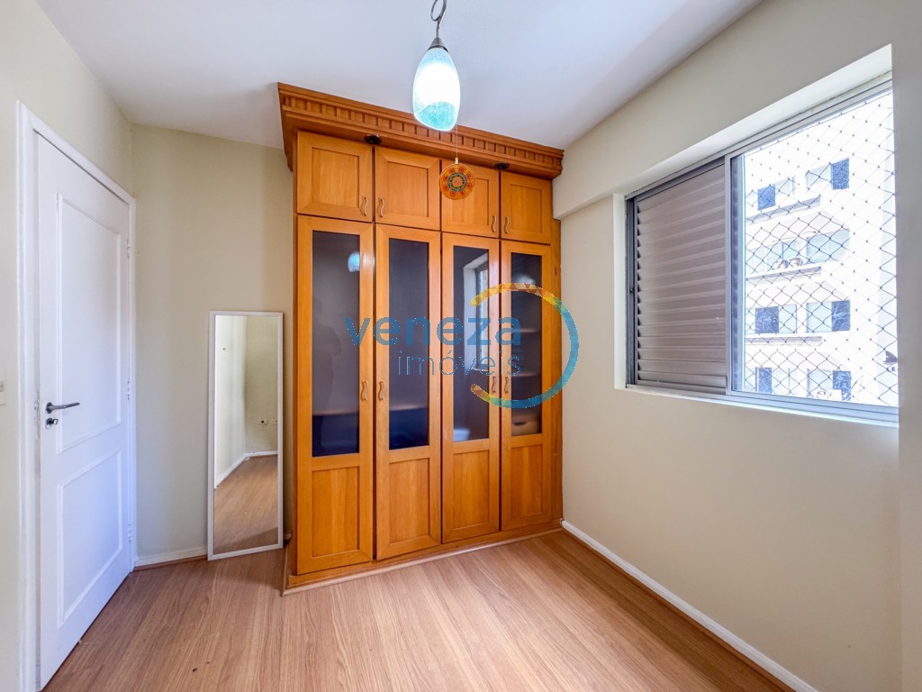 Apartamento à venda no bairro Centro de Londrina com 81.06m<sup>2</sup> útil, 3 quartos, 1 vaga de garagem